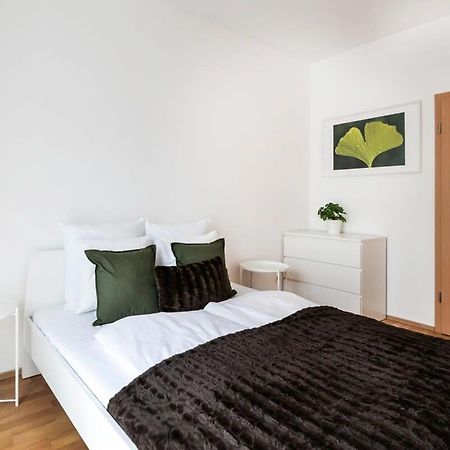 Pleasant & Comfy Apartment In Super Location Budapest Exterior photo