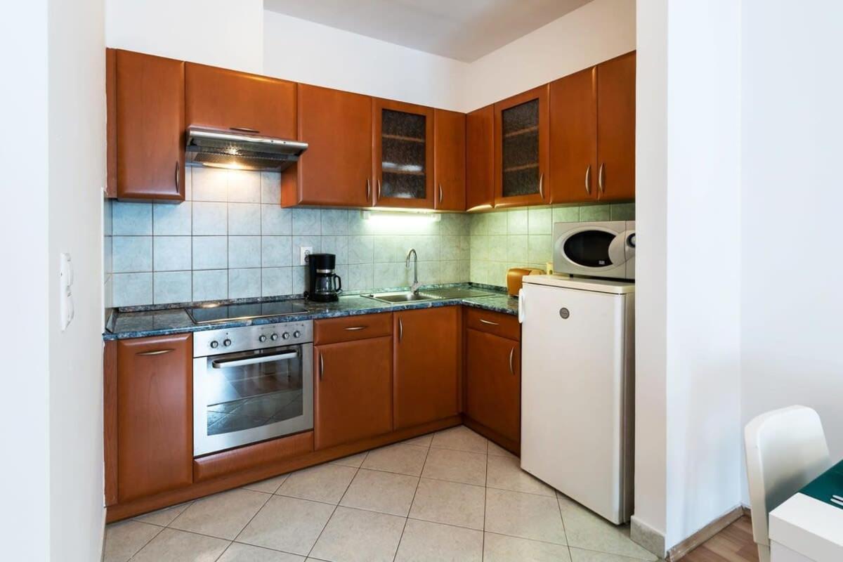 Pleasant & Comfy Apartment In Super Location Budapest Exterior photo